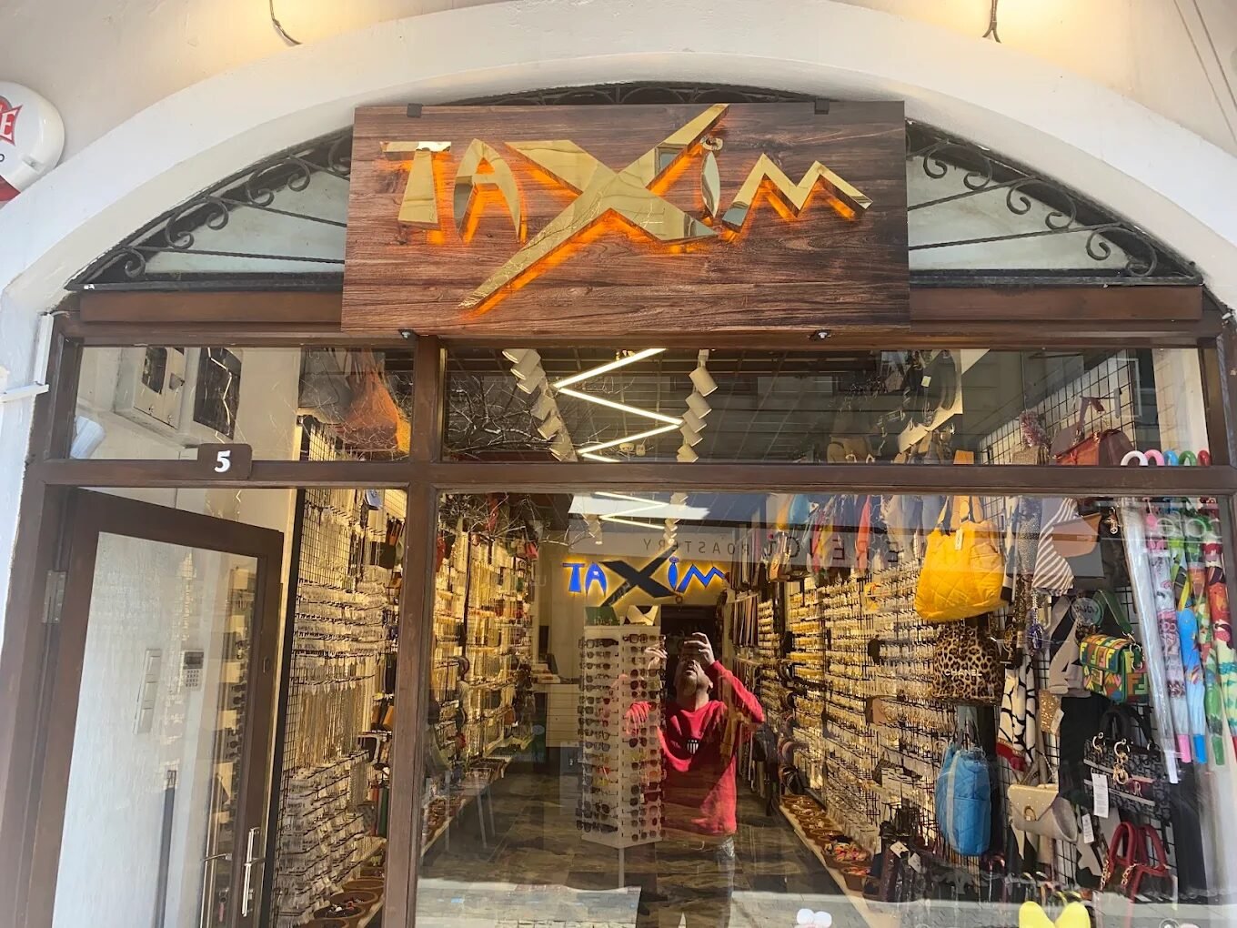Taxim Lady Bujiteri
