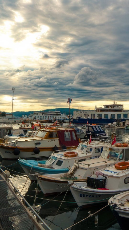 Çanakkale'de kara bulutlar