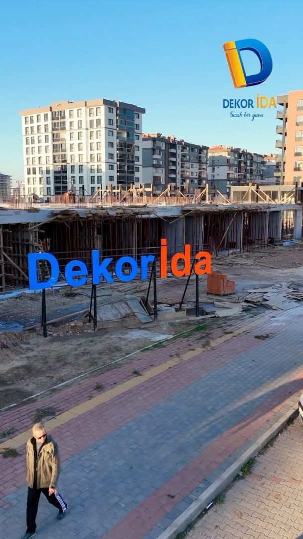 Esenler Mahallesi Kınalı Kuzular Camiine, Altmış metrelik yola çok…