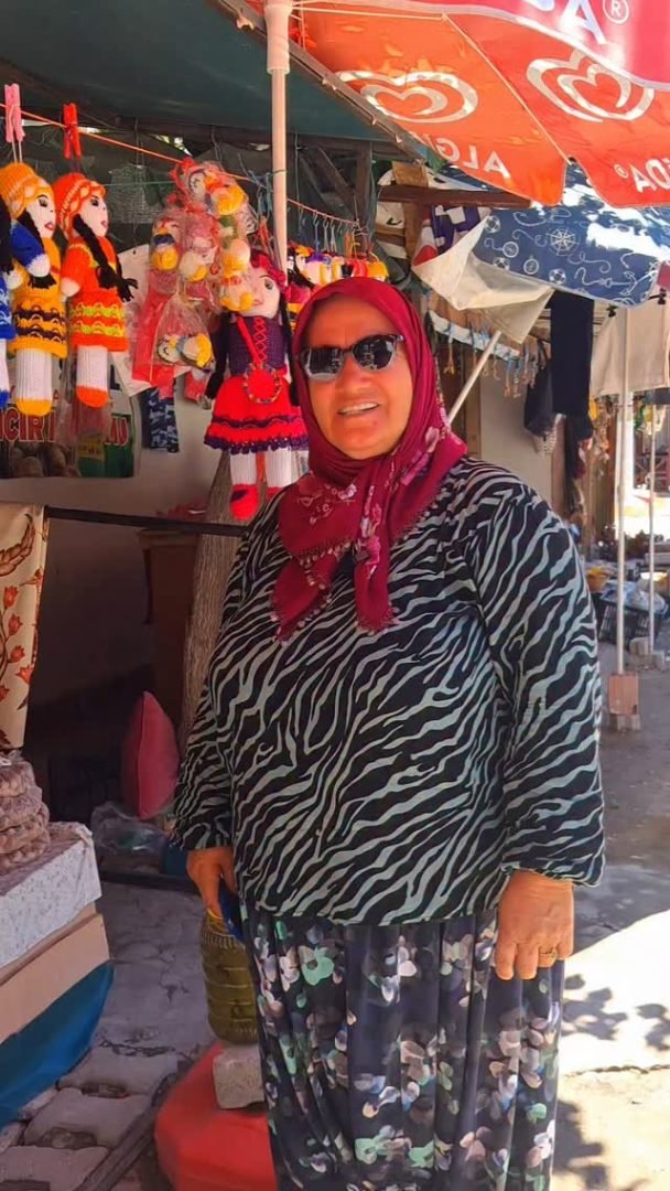 Alçıtepe köyündeyiz. Ablamıza destek olalım