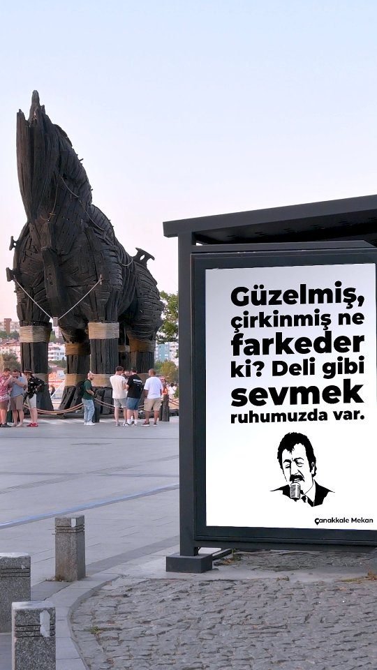 Deli gibi sevmek ruhumuzda var
