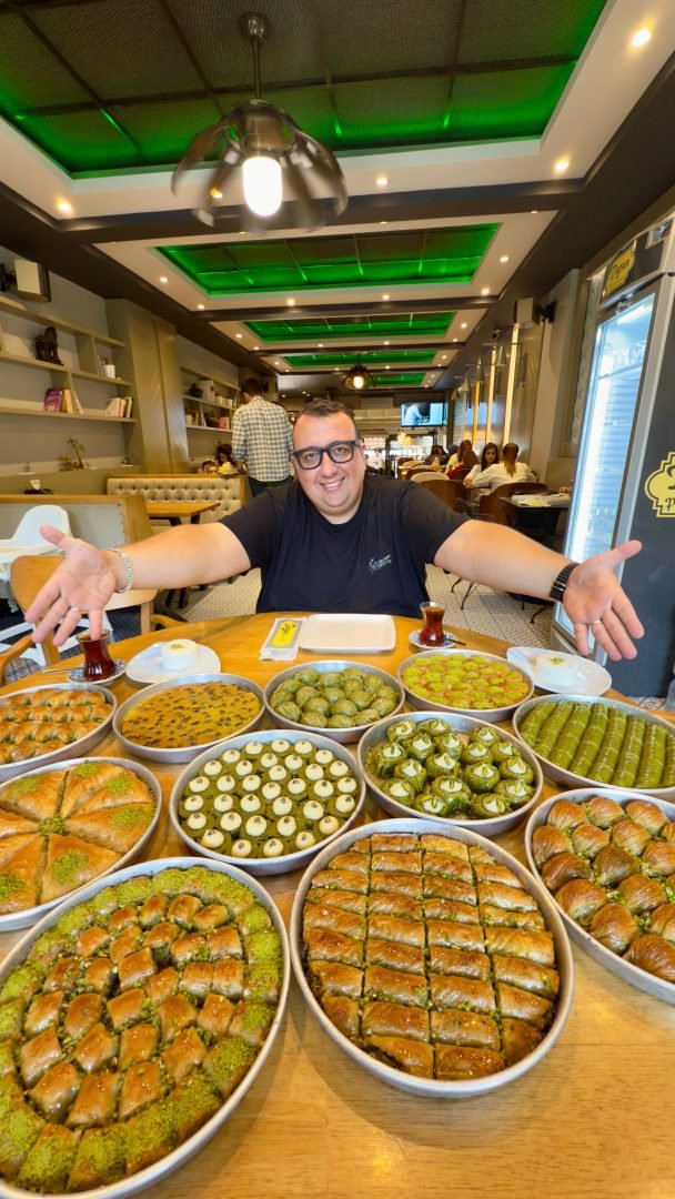 Doğan Pastanesinden Baklava ve Çikolata Şöleni