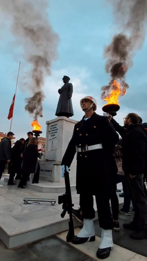 Gazi Mustafa Kemal Atatürk'ü minnetle yad ediyoruz