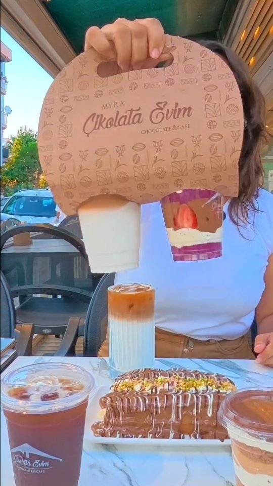 Çanakkale'de çikolata ve tatlı denince akla gelen yerlerden Çikolat…